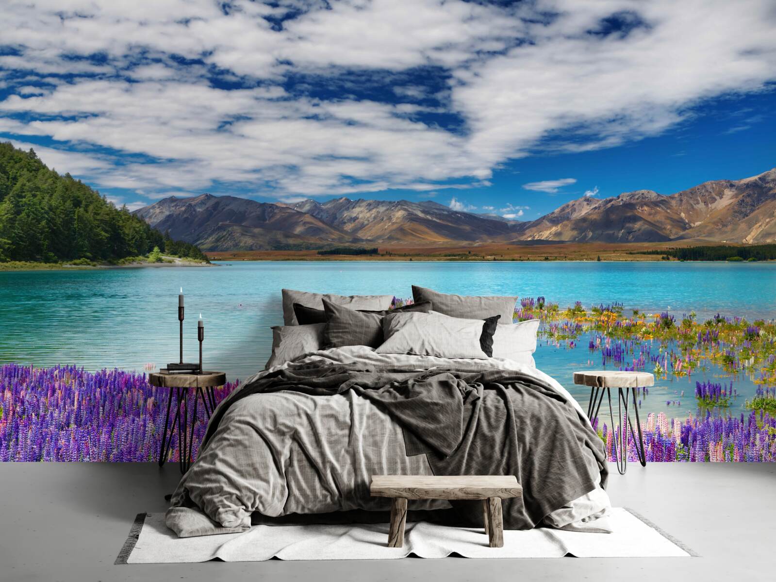 Fotobehang bloemen weerspiegelen in het kristalheldere water van een bergmeer