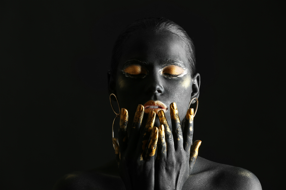 Fotobehang vrouw met gebalde lippen