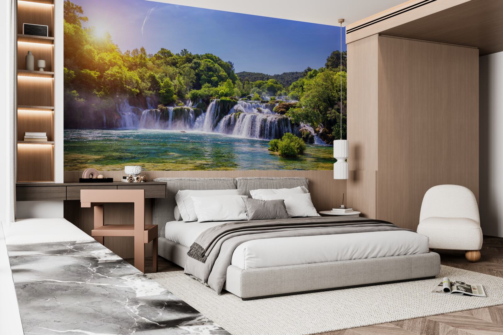 Fotobehang de waterval, die het water ruist onder de vallende schemering, maakt een luid geluid