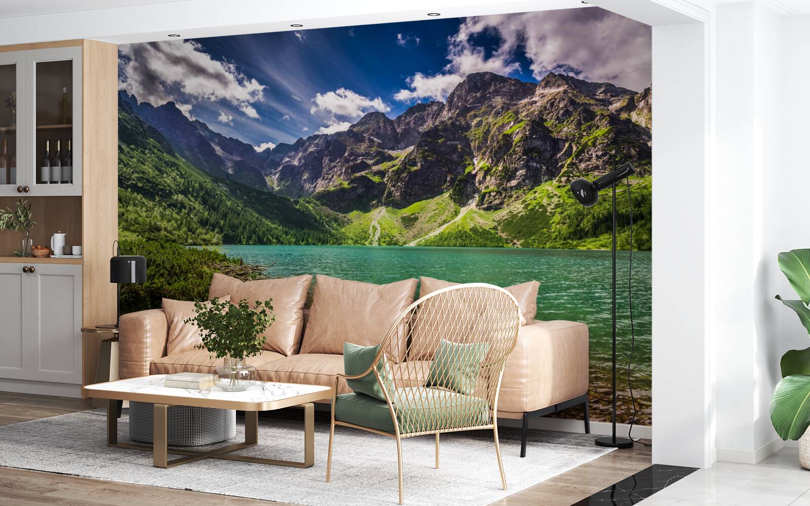 Fotobehang een zomerse dag bij een meer omringd door groene bergen