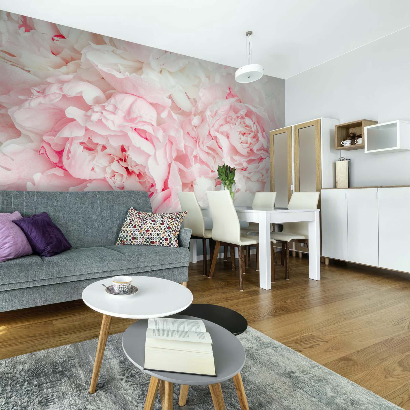 Fotobehang witte bloemen met grote bladeren