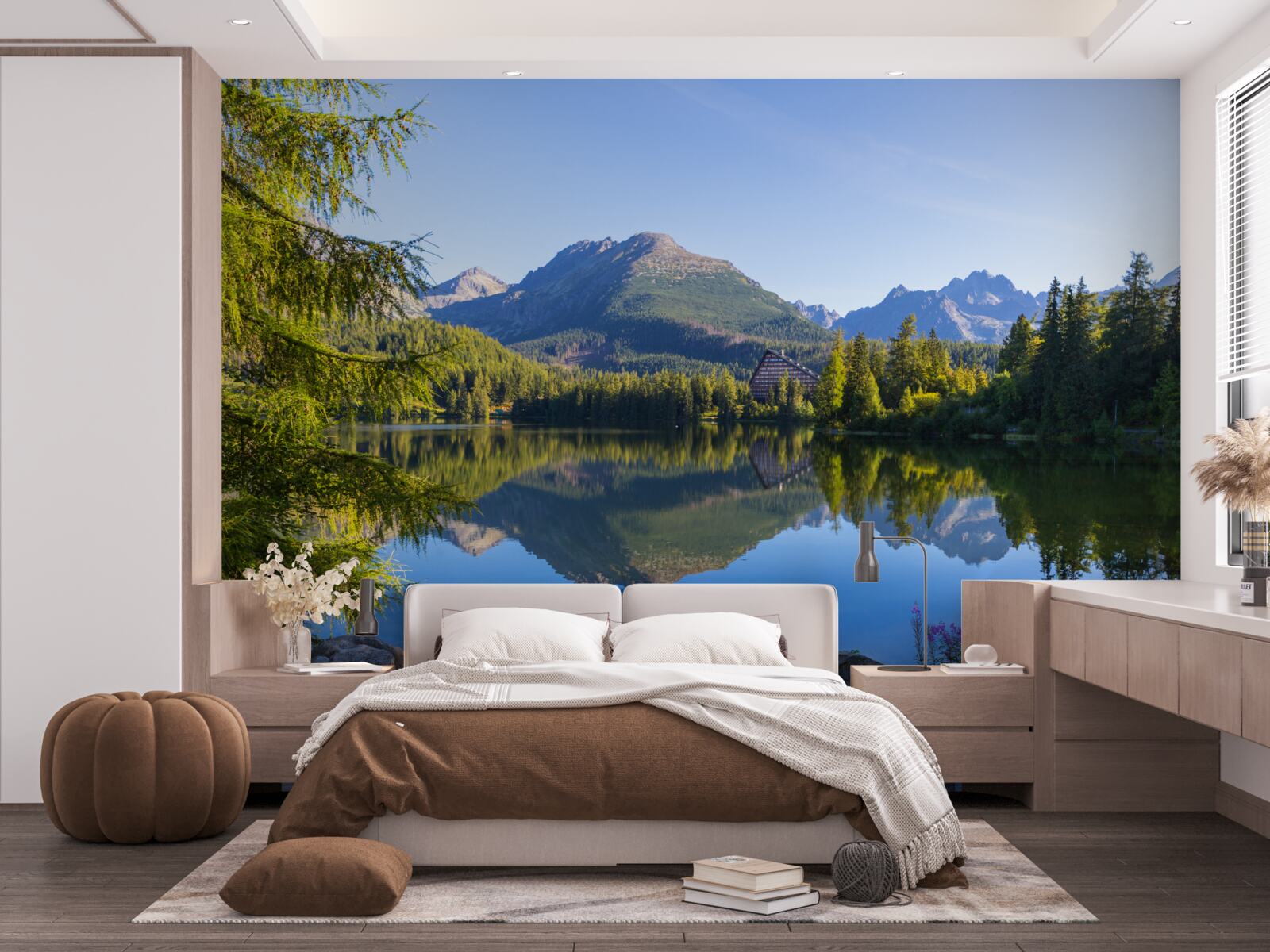 Fotobehang een zonnige dag bij een kalme bergrivier