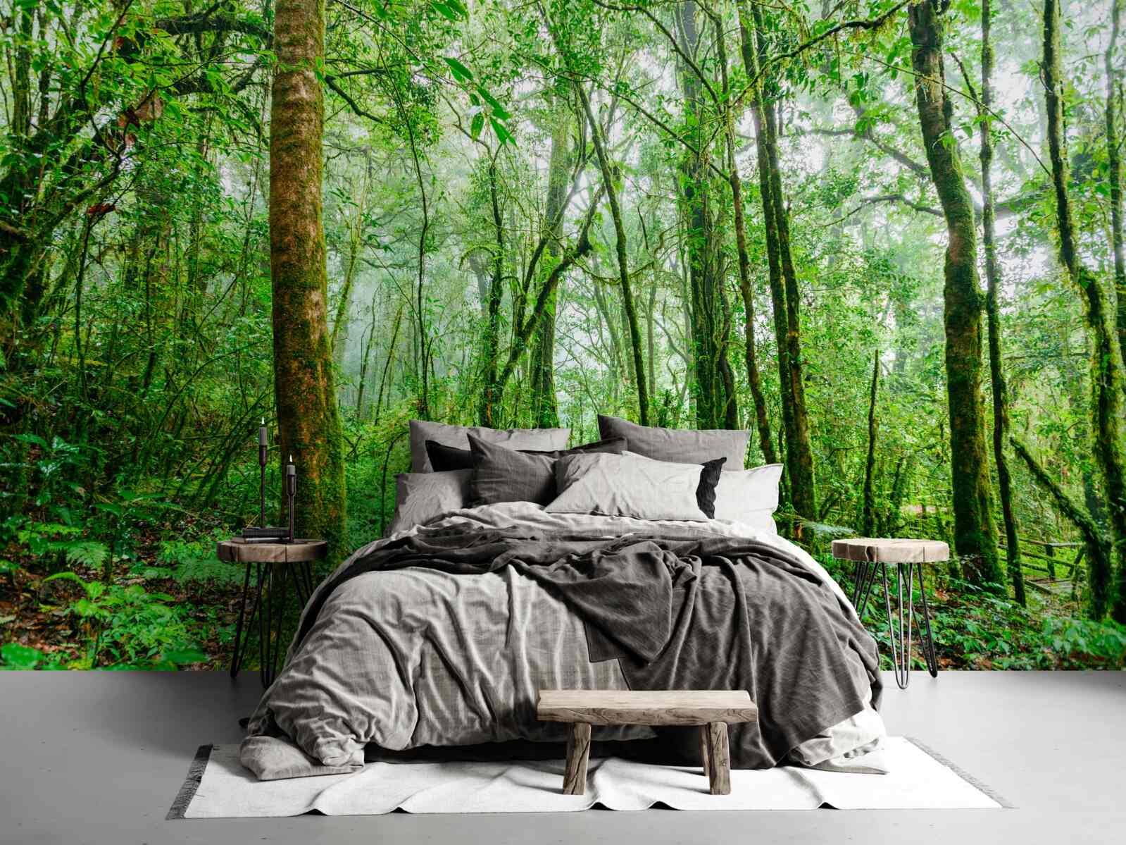 Fotobehang bos opgefrist na de regen werd smaragdgroen