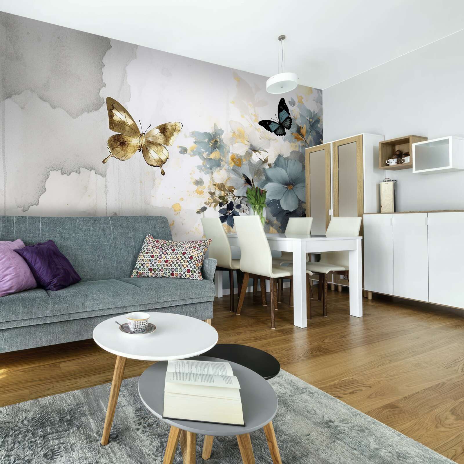 Fotobehang luxueus ontwikkelde knoppen en iriserende vlinders