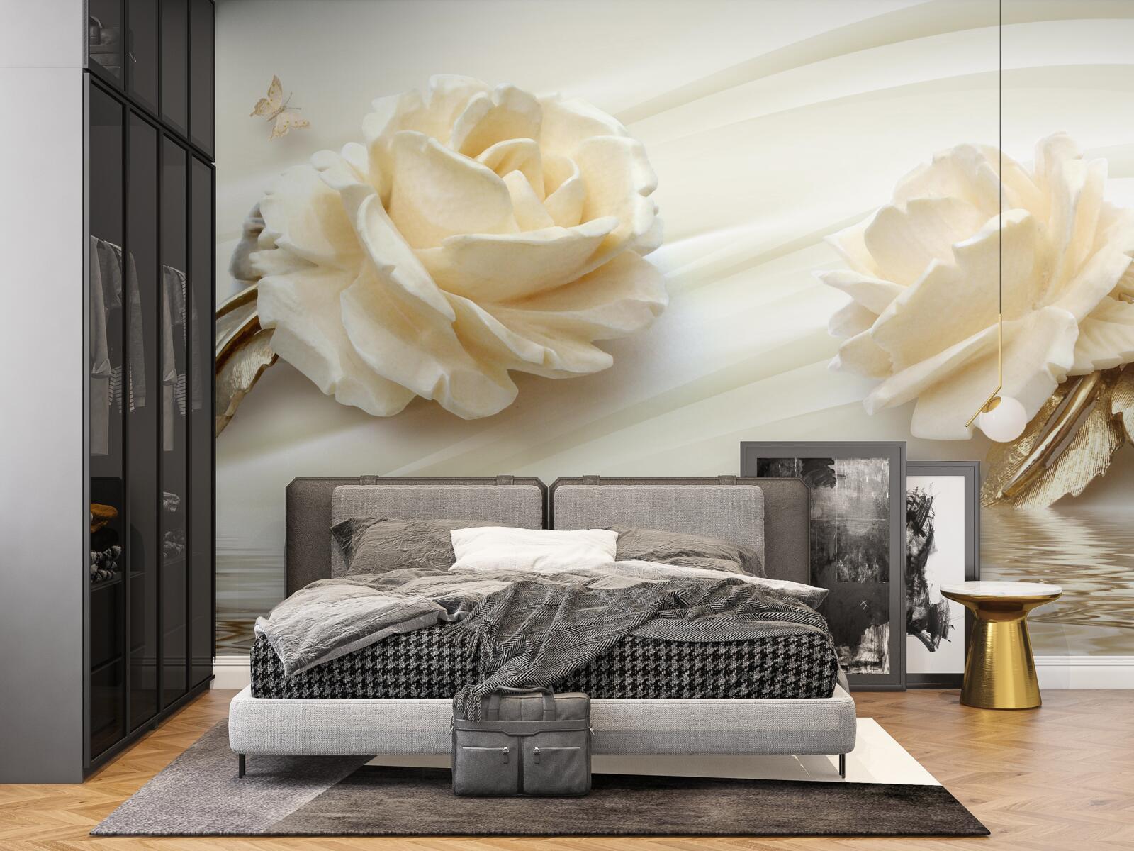 Fotobehang twee grote beige rozenbloemen