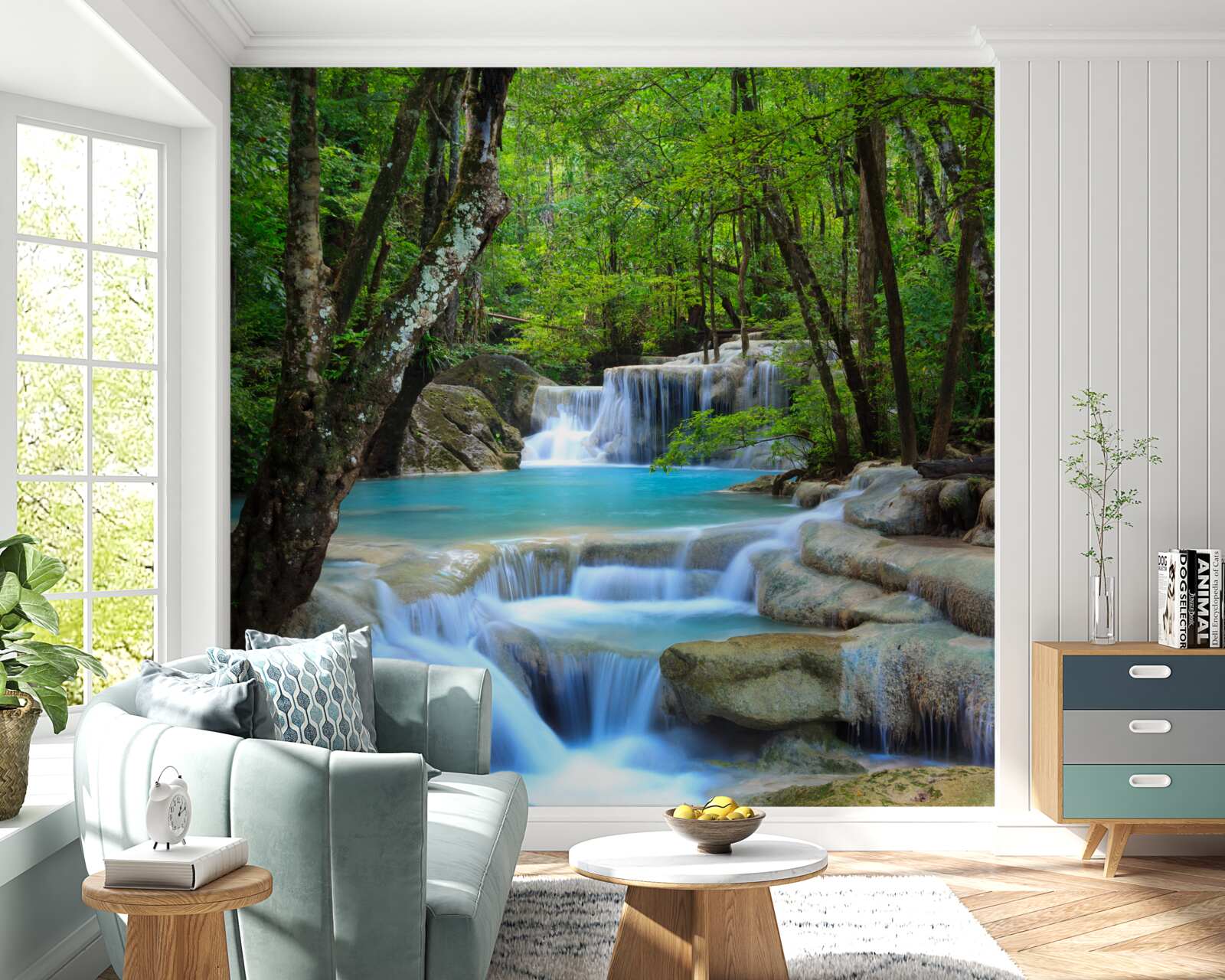Fotobehang het water van de boswaterval is helder en blauw