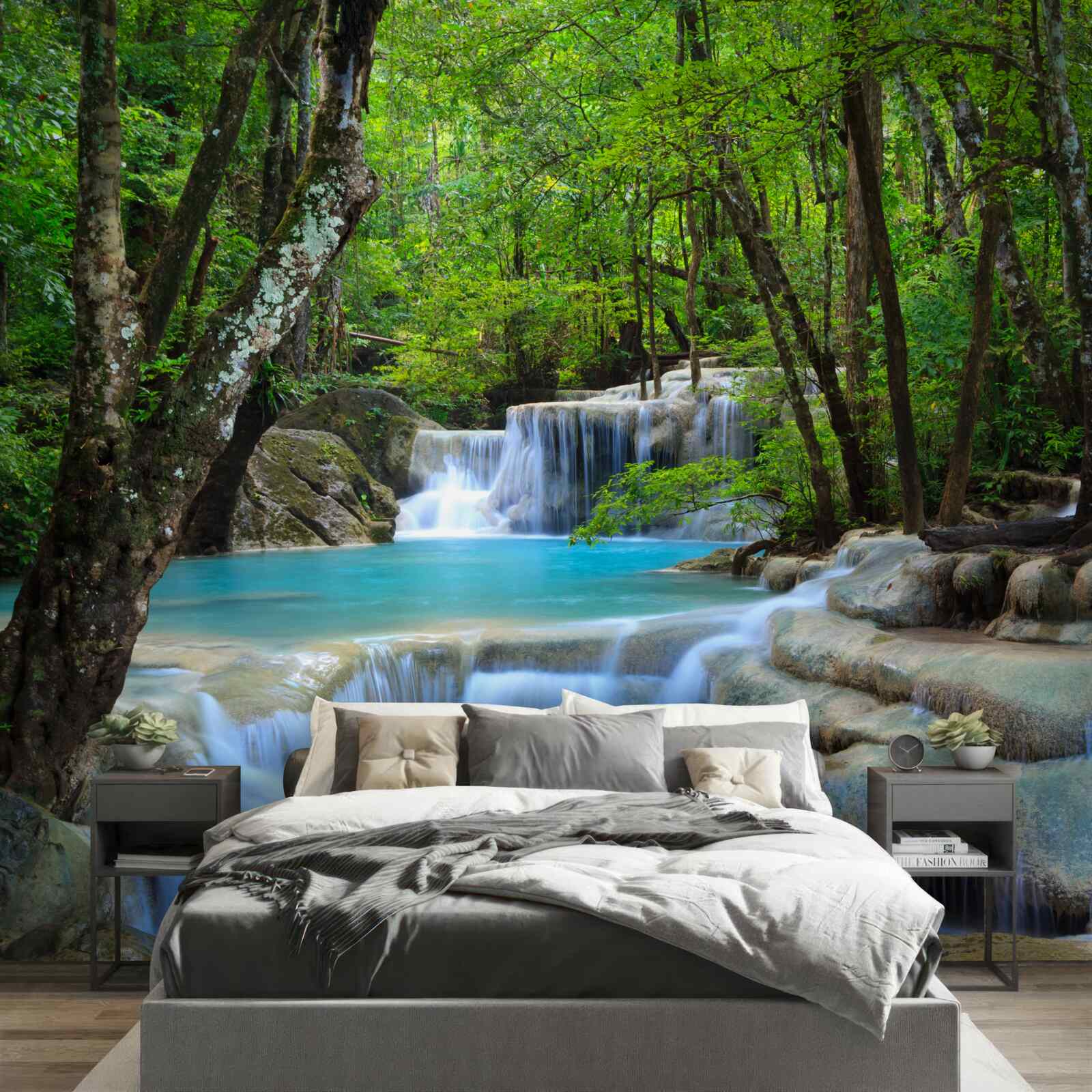 Fotobehang het water van de boswaterval is helder en blauw