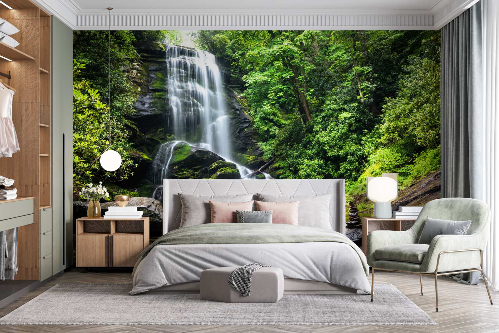 Fotobehang het water van de bergwaterval valt snel in het bos