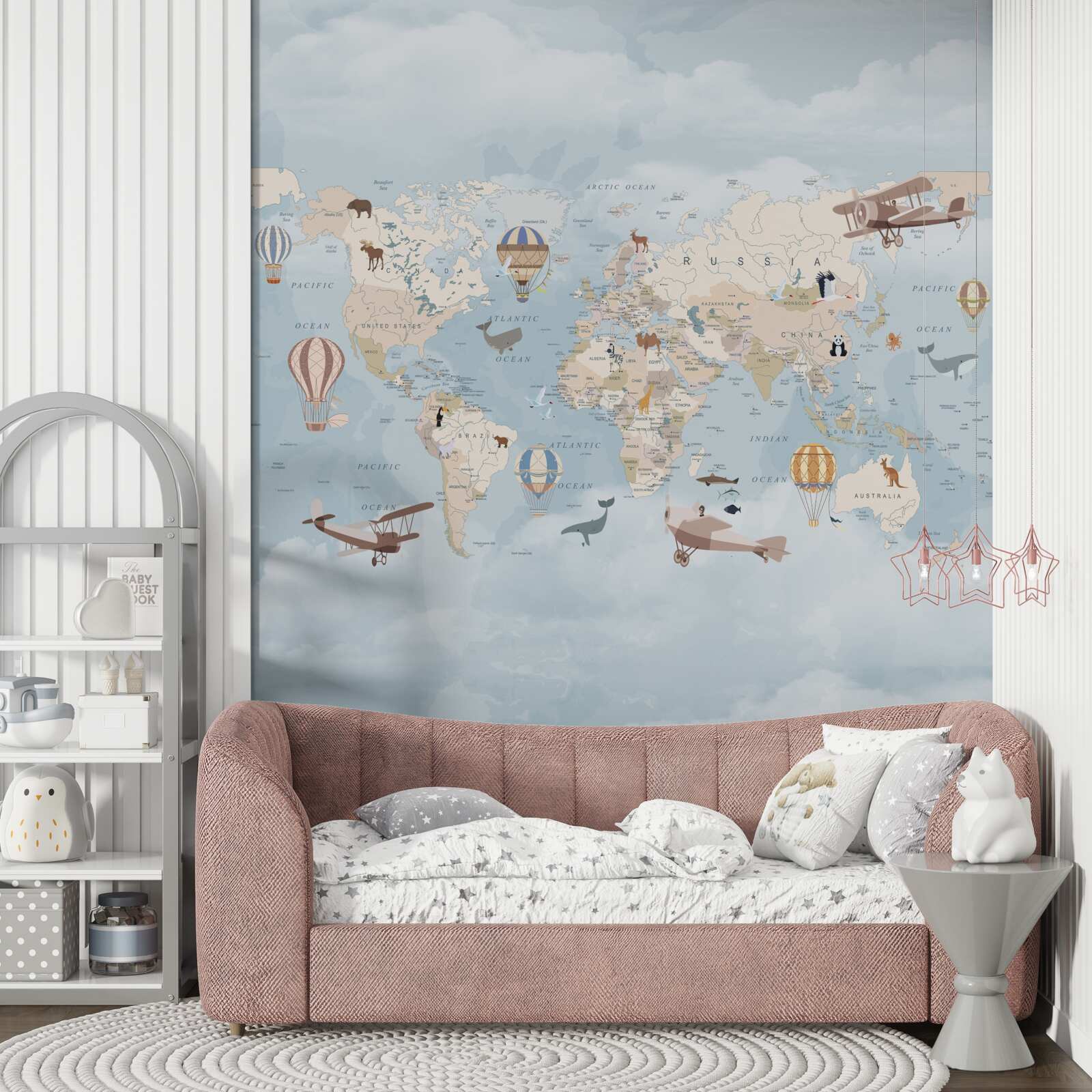 Fotobehang wereldkaart tegen een bewolkte hemel