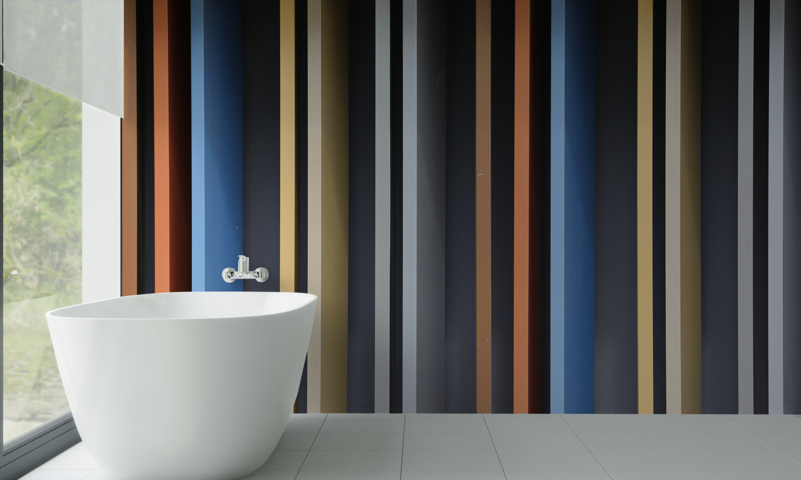 Fotobehang felgekleurde lijnen die verticaal lopen