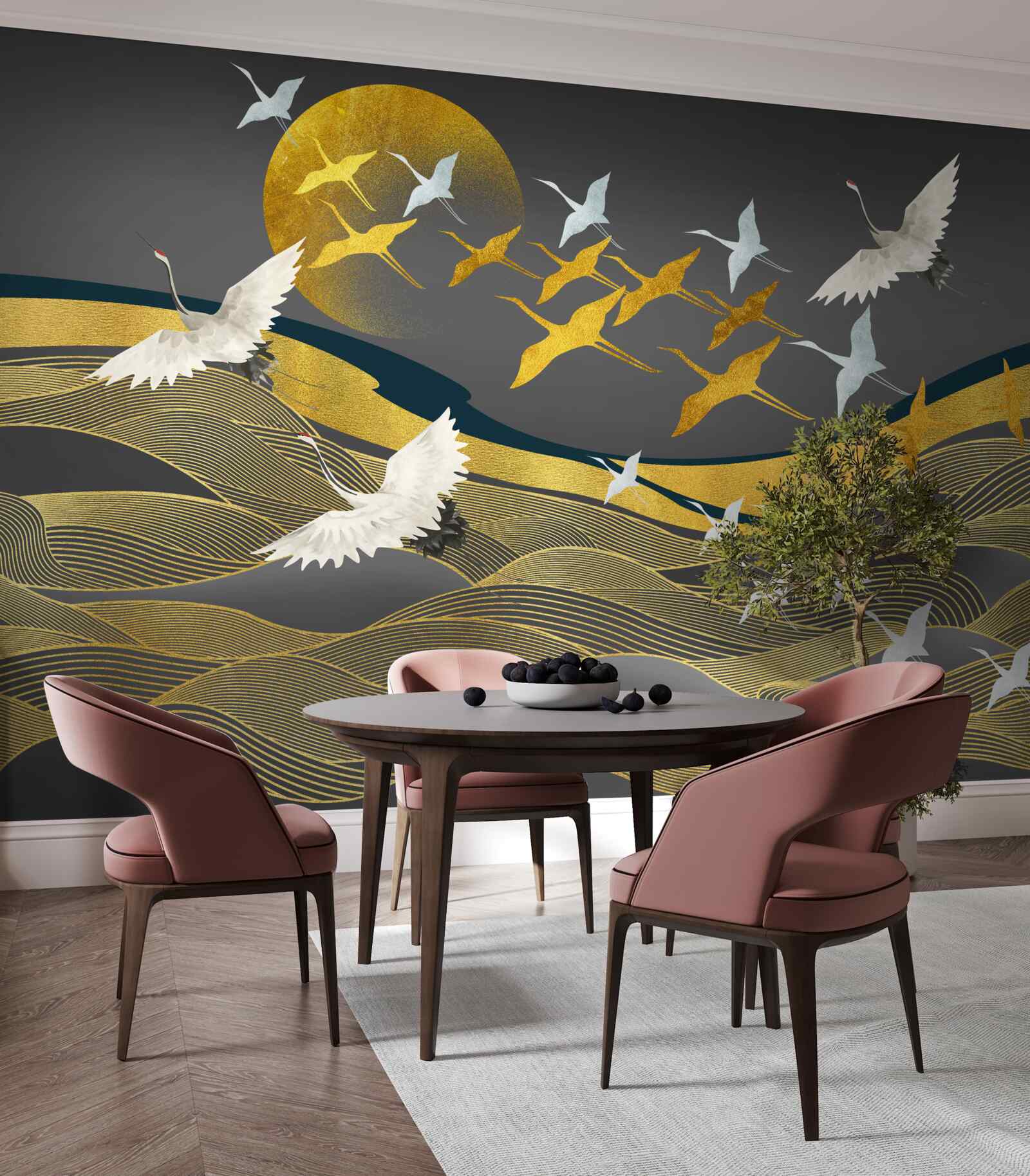 Fotobehang een groep vogels beweegt zich in de richting van het vervagende daglicht boven een prachtig stuk zee