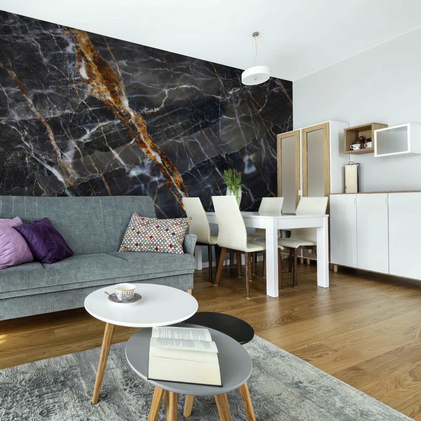 Fotobehang zwart en goud geverfd marmer