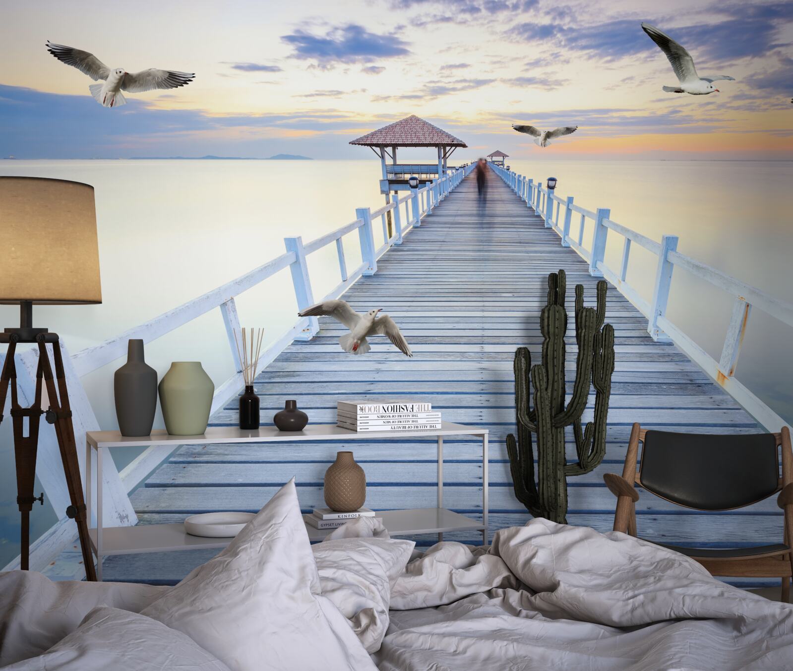 Fotobehang houten pier en passerende meeuwen