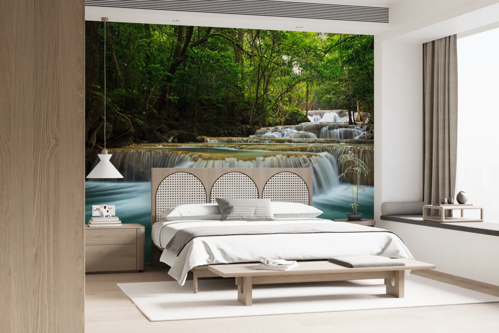 Fotobehang een plotselinge waterstroom in een dicht bos