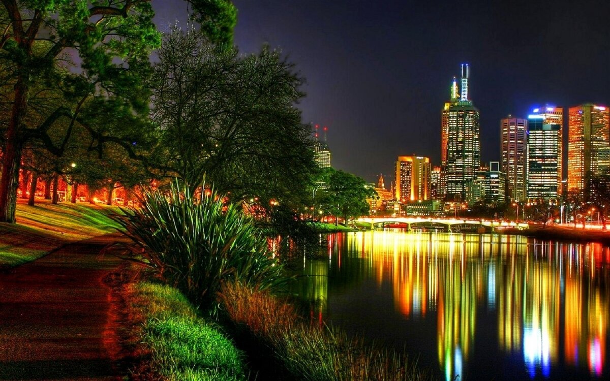 Fotobehang verlaten dijk in de avond