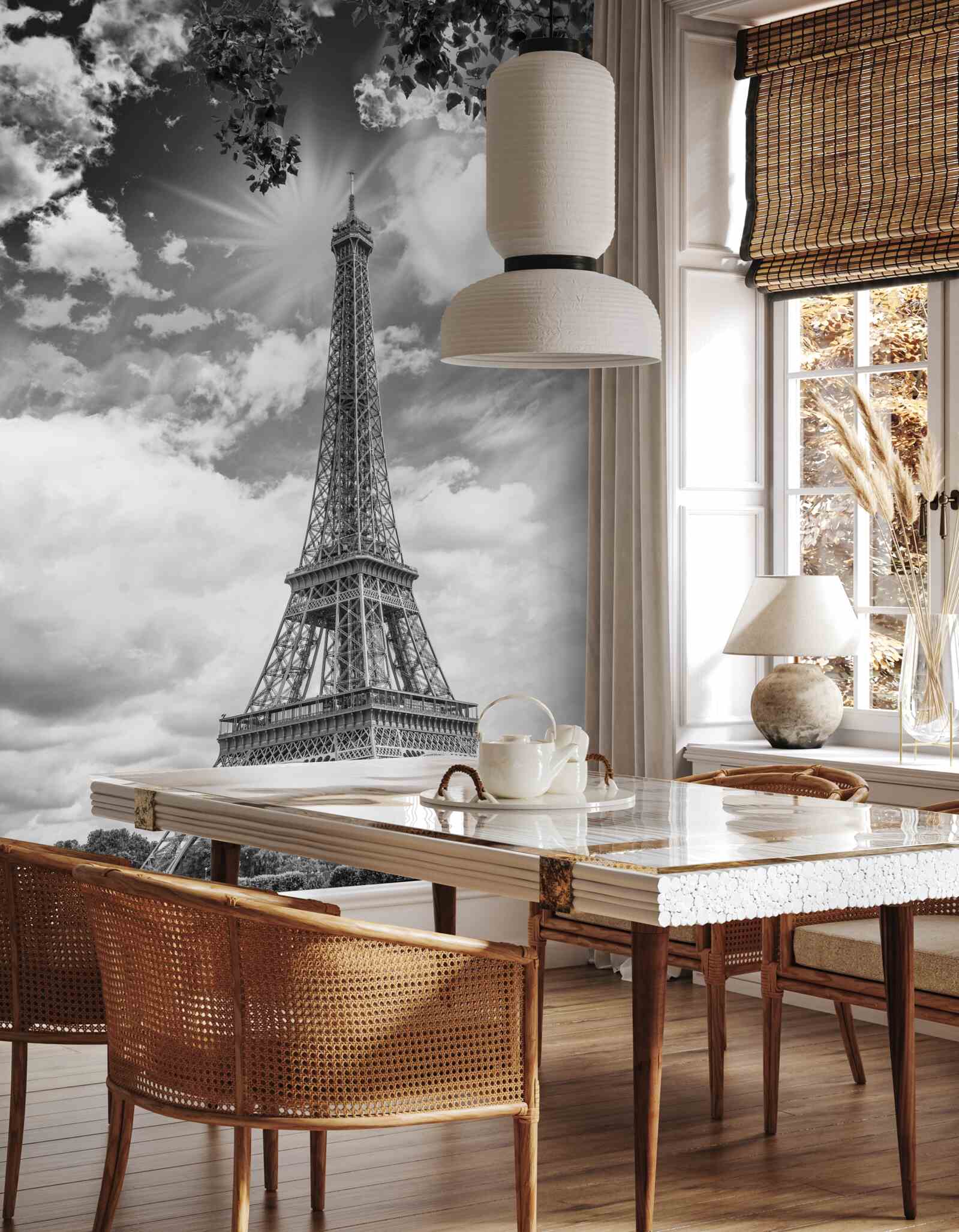 Fotobehang eiffeltoren in zwart-wit in zonlicht