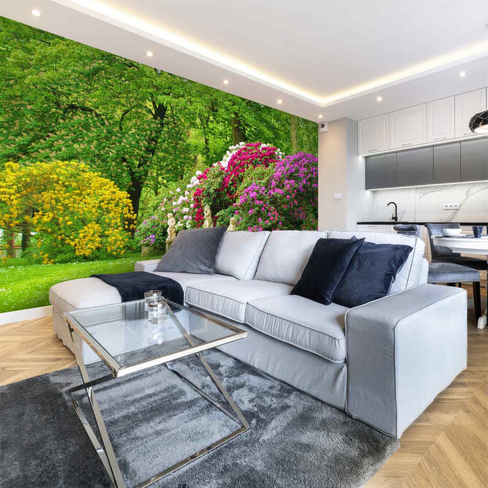 Fotobehang struiken van verschillende kleuren tussen het groen