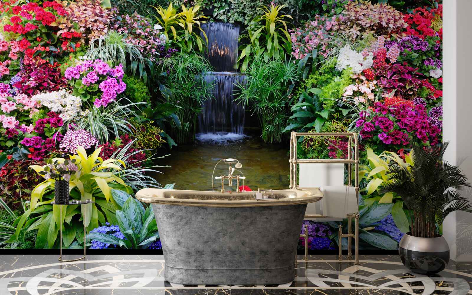 Fotobehang tropische bloemen naast een bergwaterval