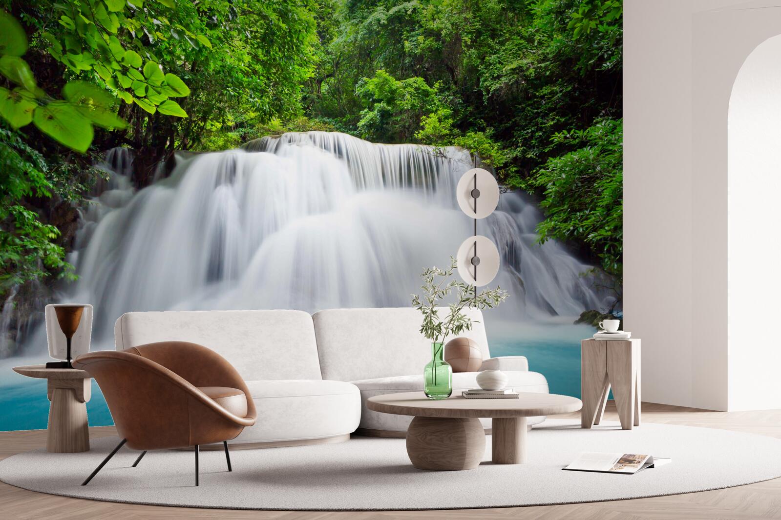 Fotobehang trapsgewijze waterval die snel valt midden in het bos