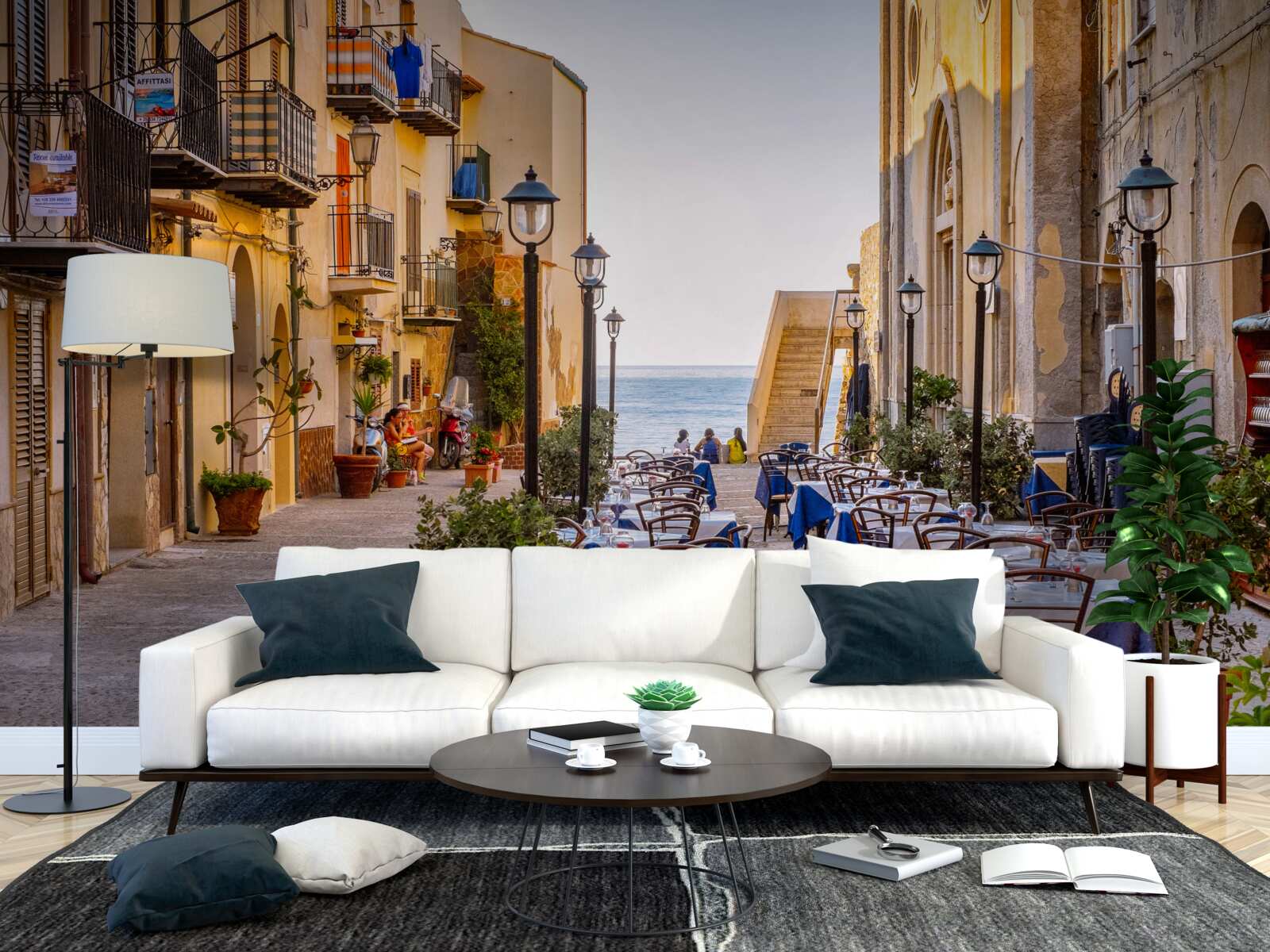 Fotobehang faciliteit aan de oever in het historische deel van de stad