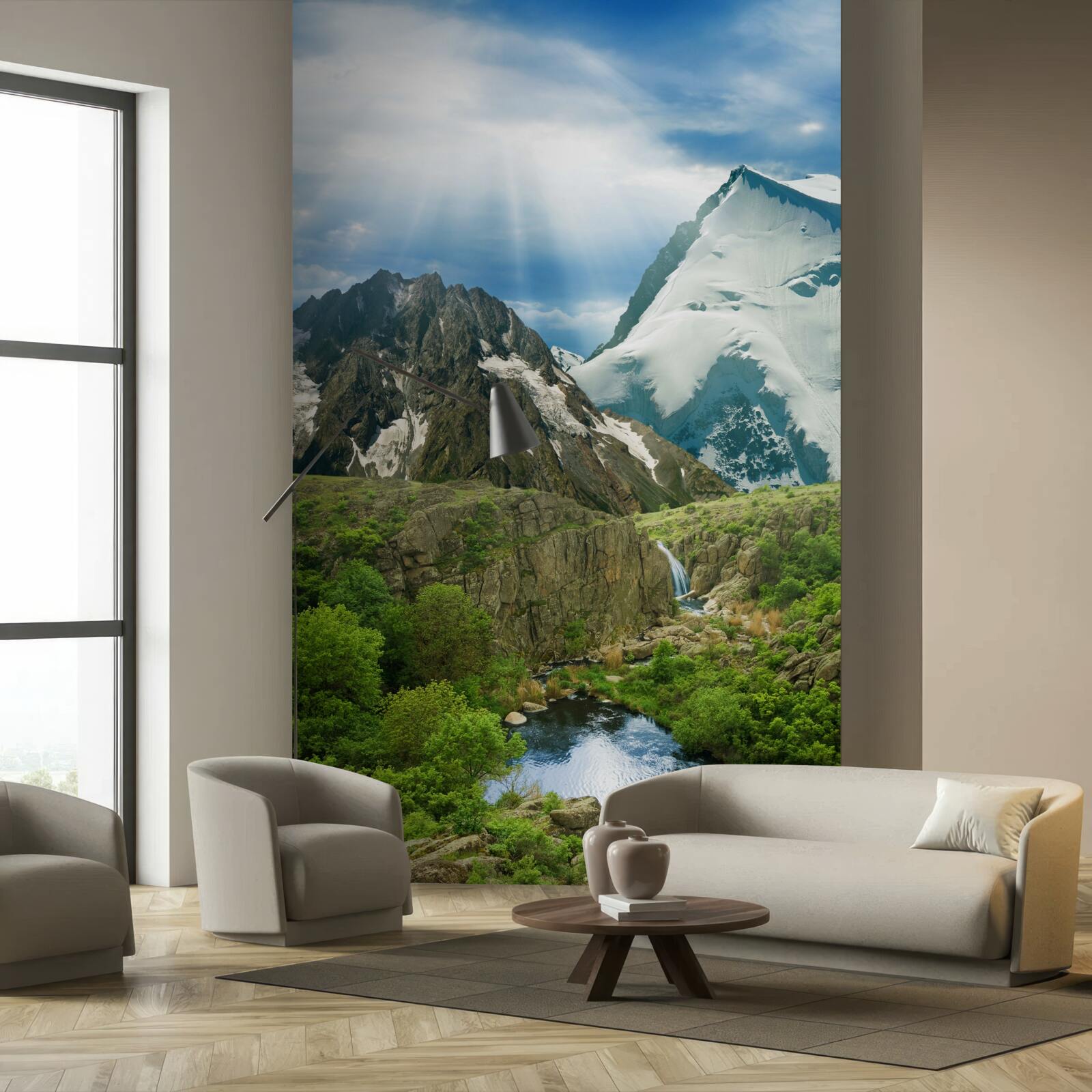 Fotobehang Het licht van de zonnestralen die door de bergen in het bos breken