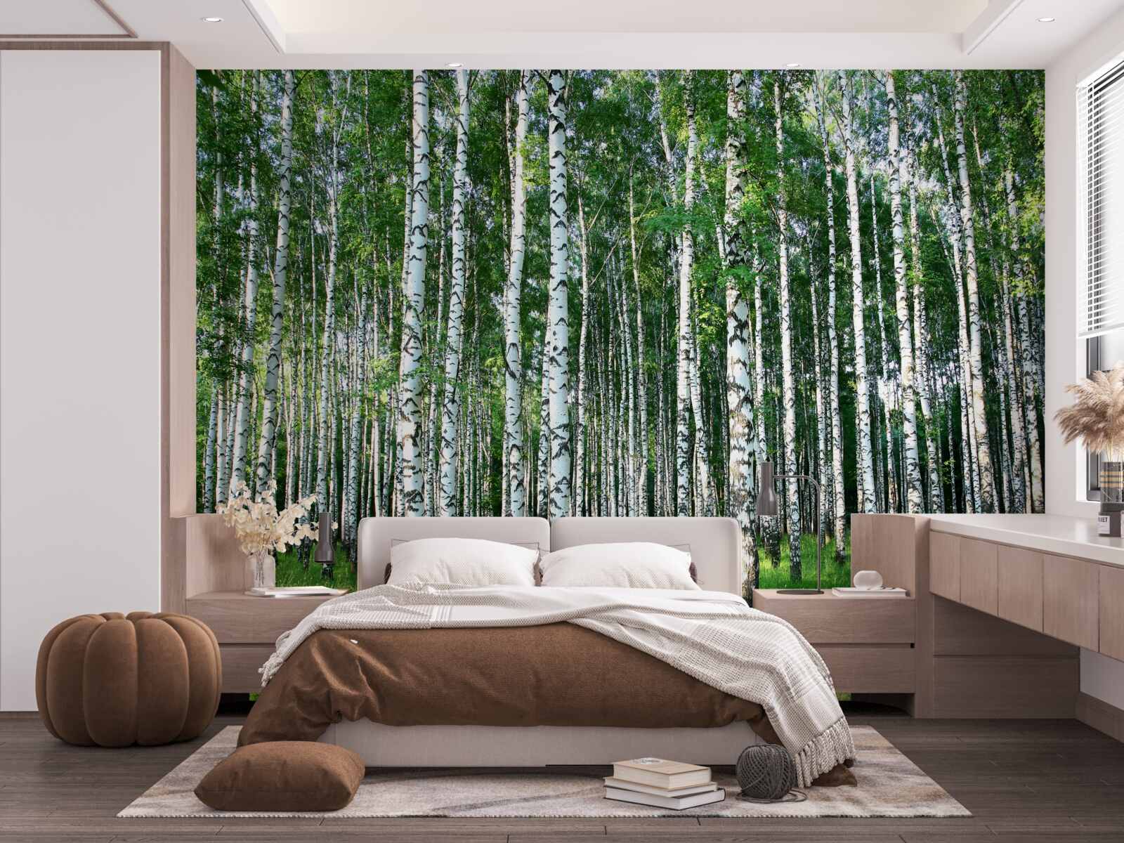 Fotobehang slanke berkenbomen in zomerdecoratie