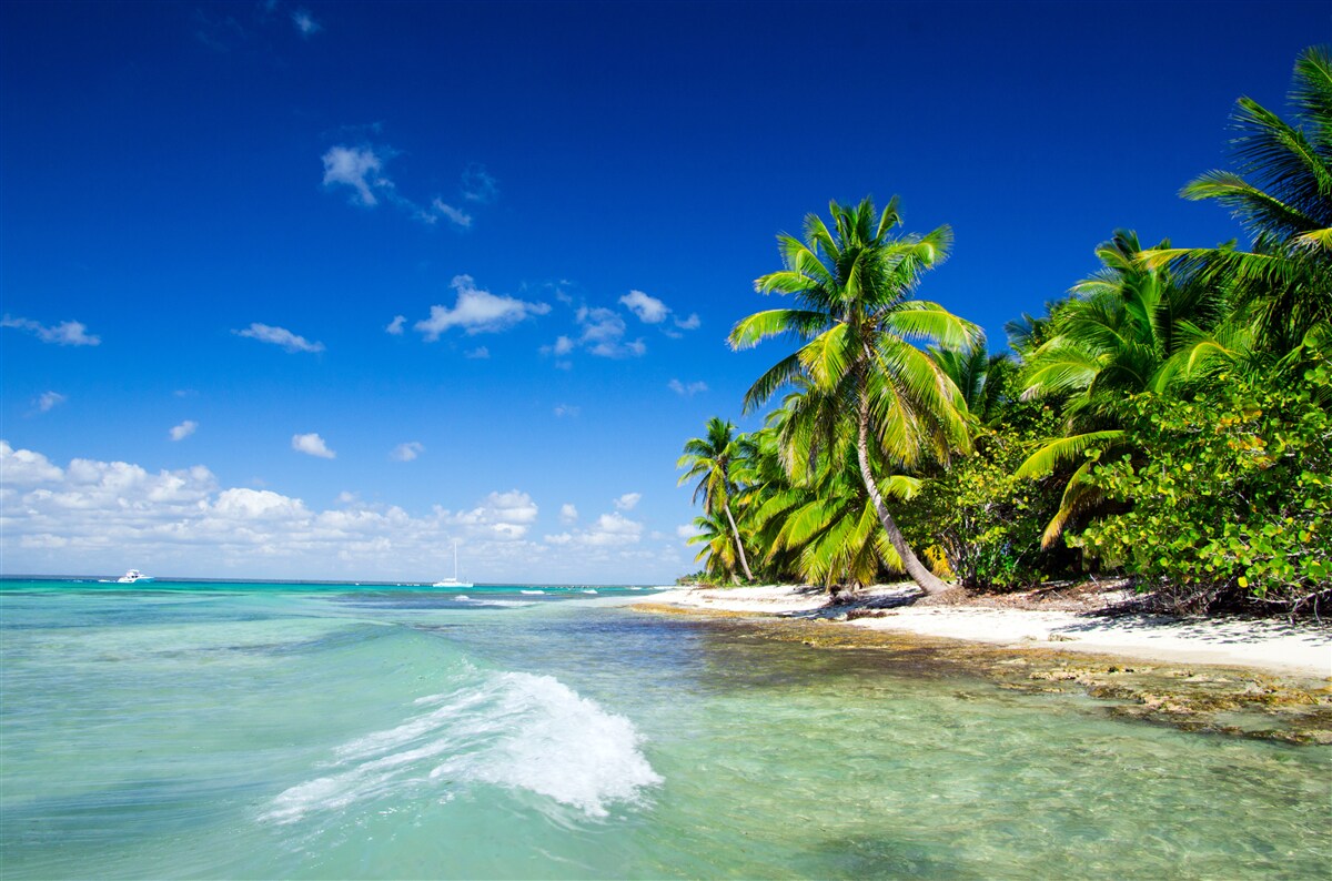 Fotobehang golven op zee aan een tropische kust