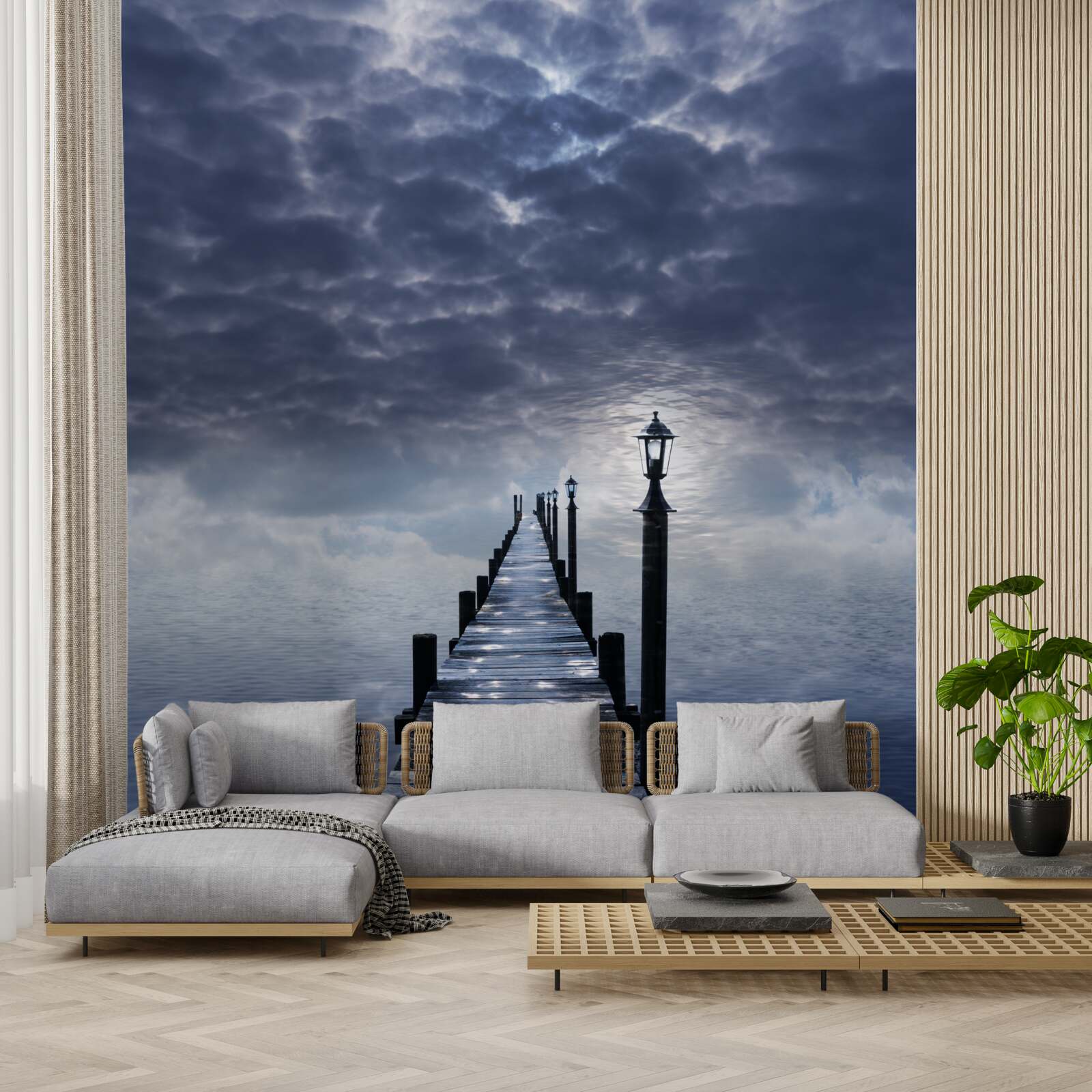 Fotobehang houten brug die boven het wateroppervlak uitsteekt