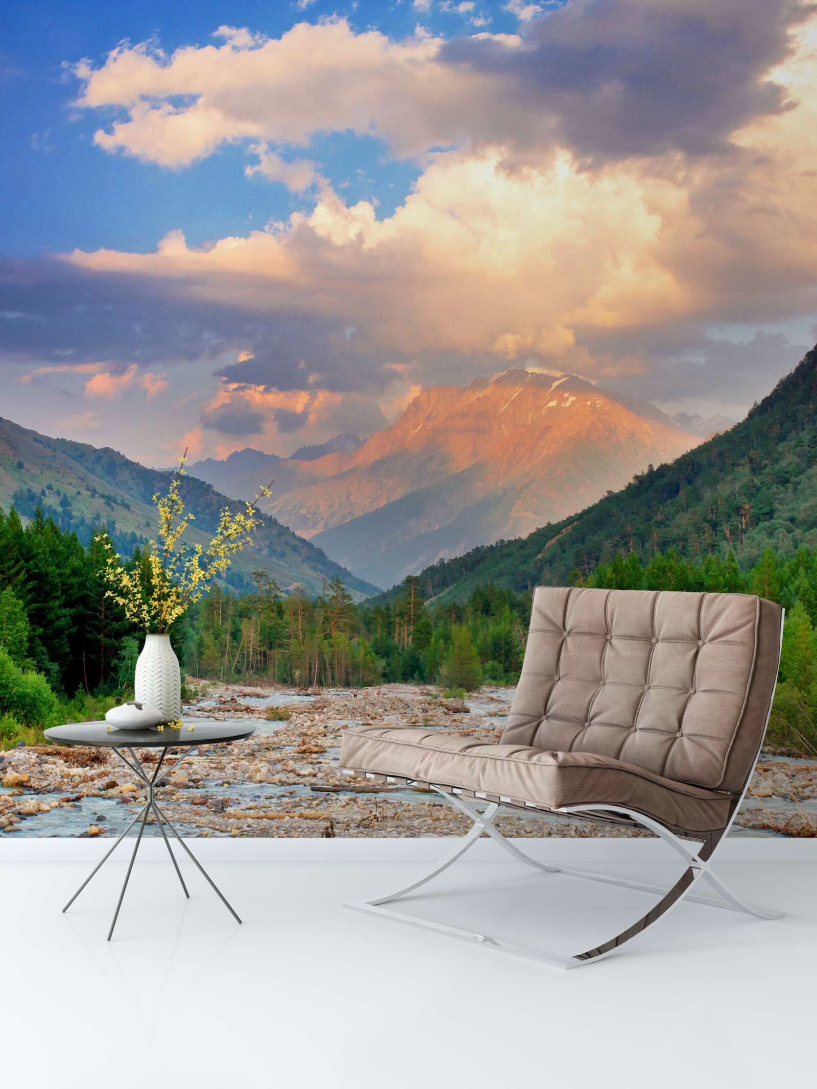 Fotobehang bergrivier in de avondzon