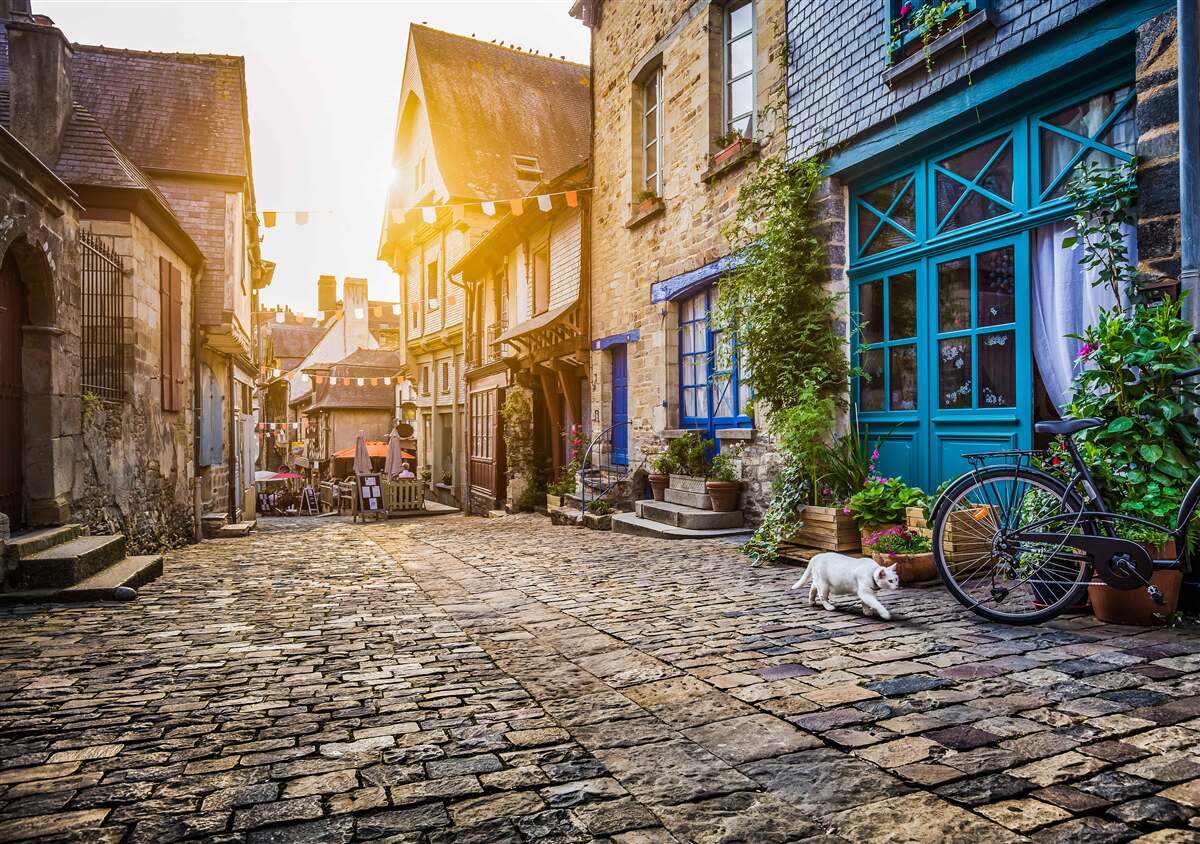 Fotobehang heldere ochtend in een oude nederzetting