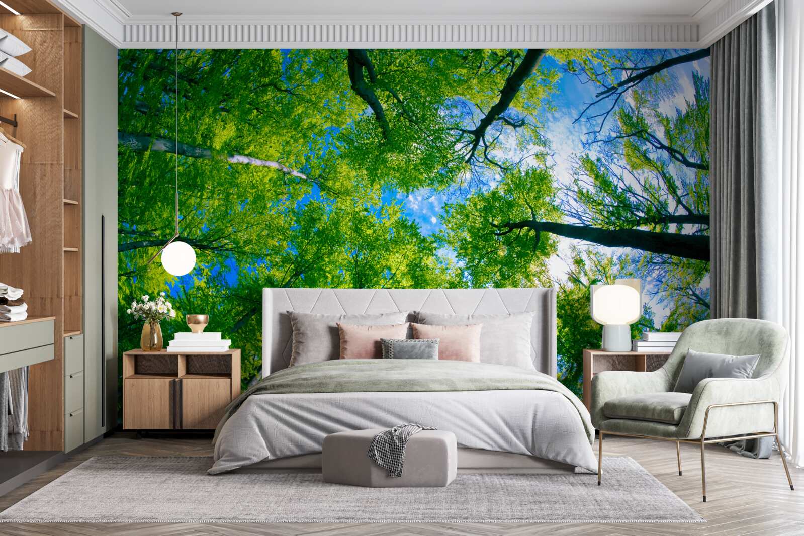 Fotobehang smaragdgroen bos met een blauwe lucht op de achtergrond