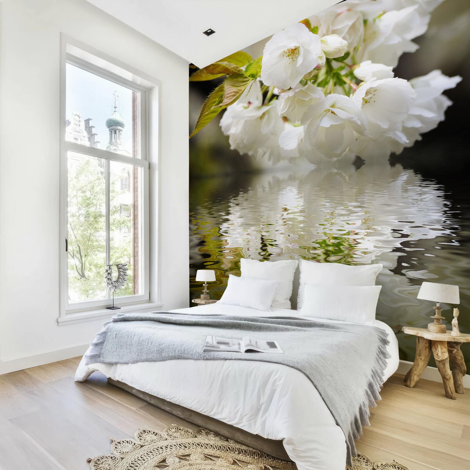 Fotobehang sakurabloemen in witte tinten leunen over het wateroppervlak