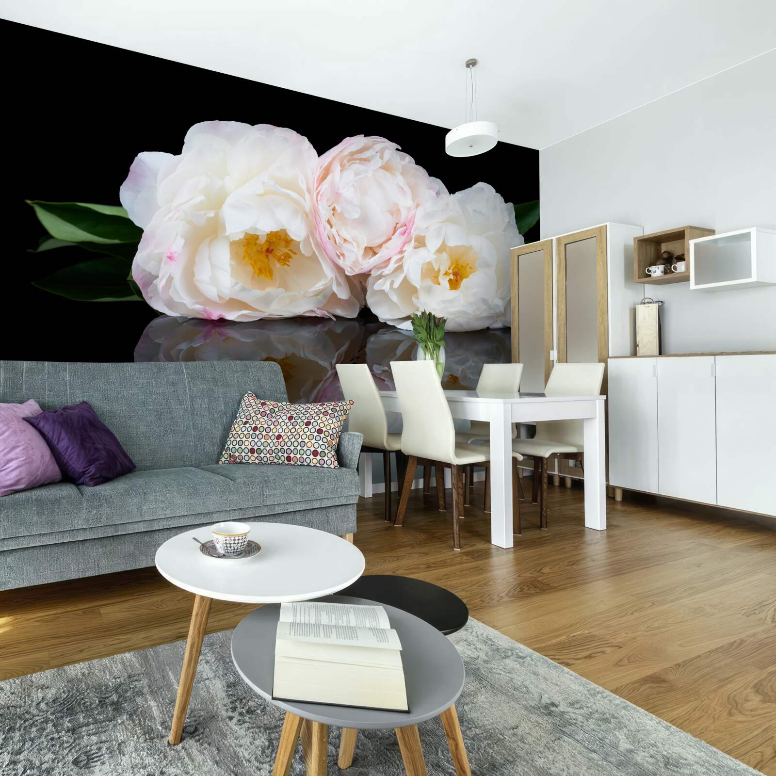Fotobehang boeket witte bloemen weerspiegeld in het water