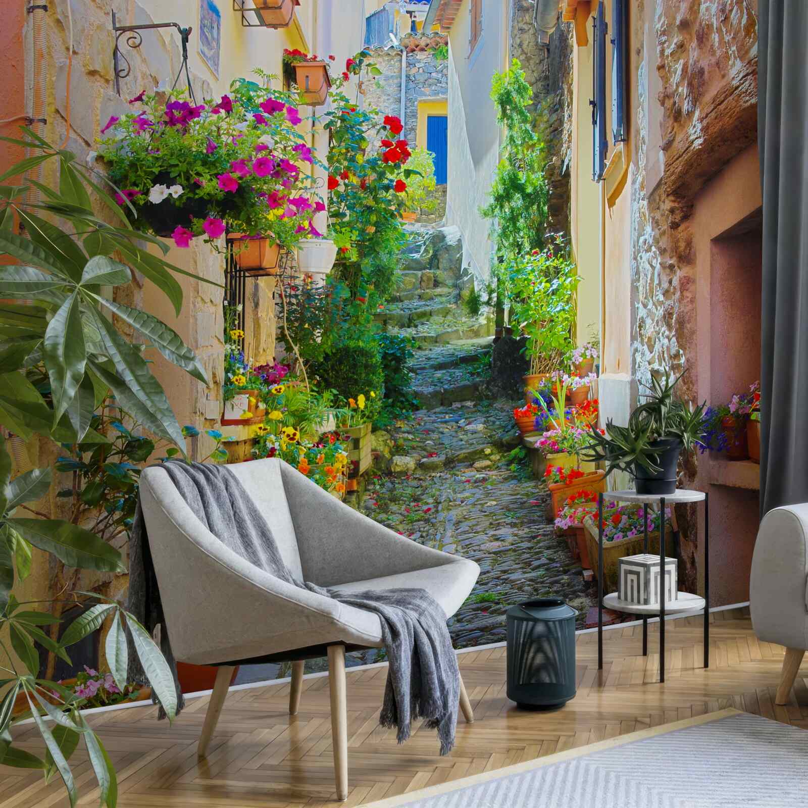 Fotobehang een smal en gezellig straatje in het oude gedeelte van de stad, omringd door bloemen