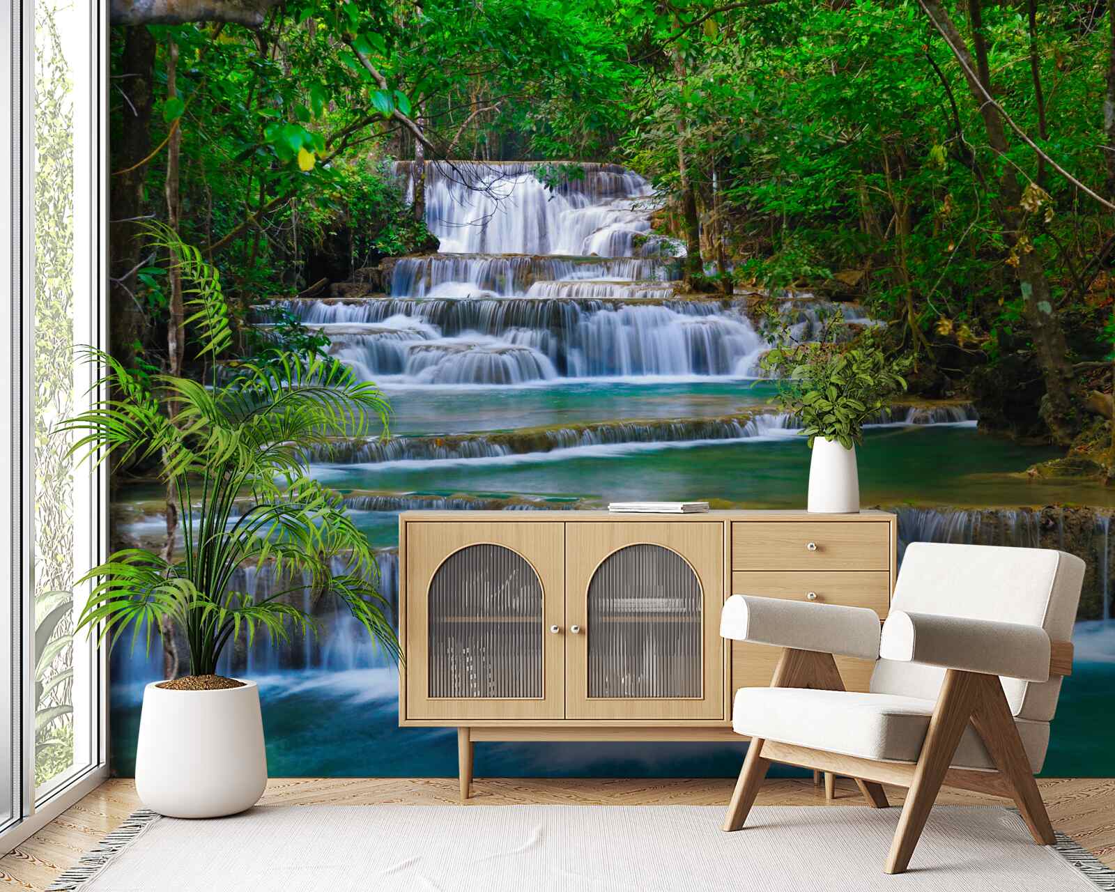 Fotobehang grote waterval met turquoise water dat naar beneden stort