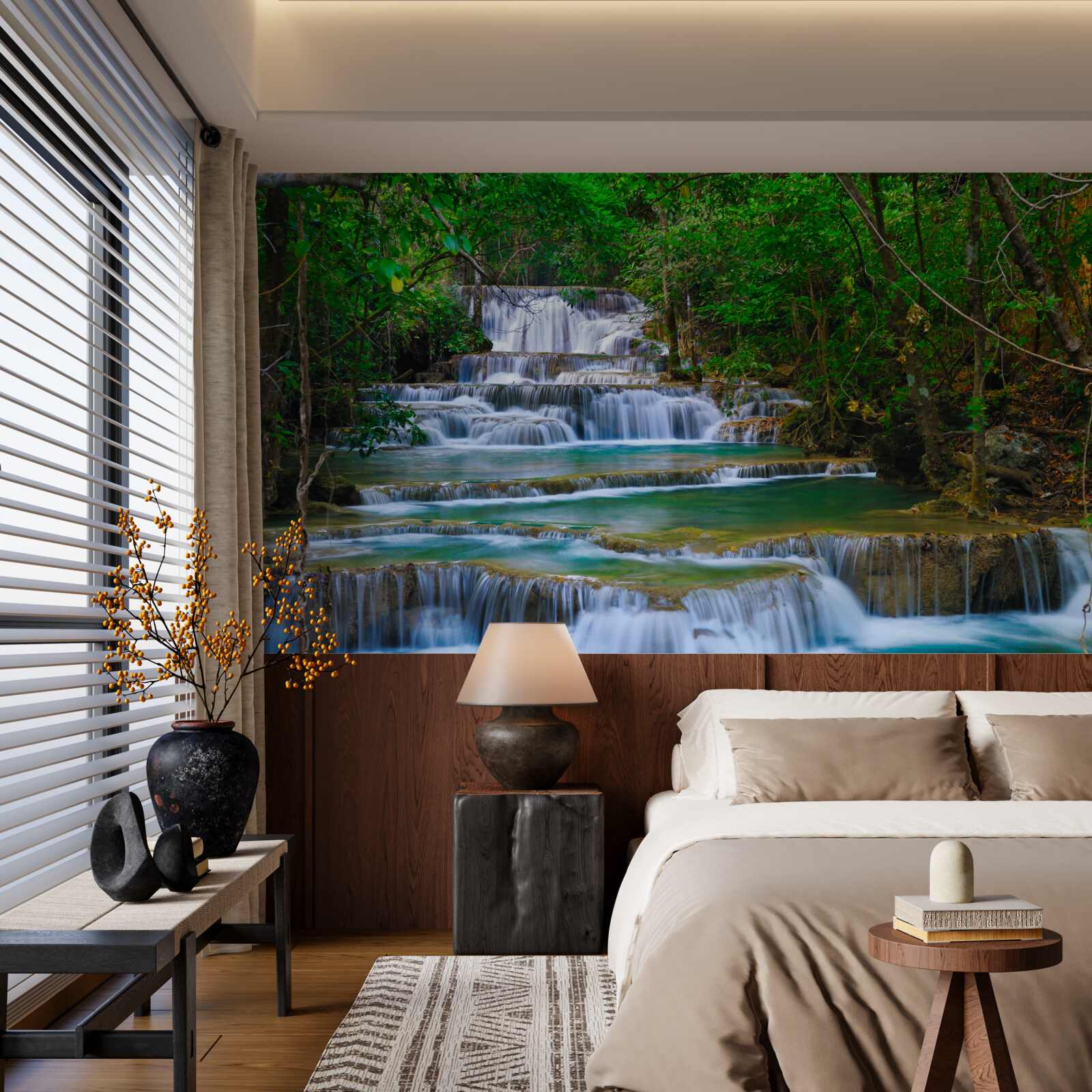 Fotobehang grote waterval met turquoise water dat naar beneden stort