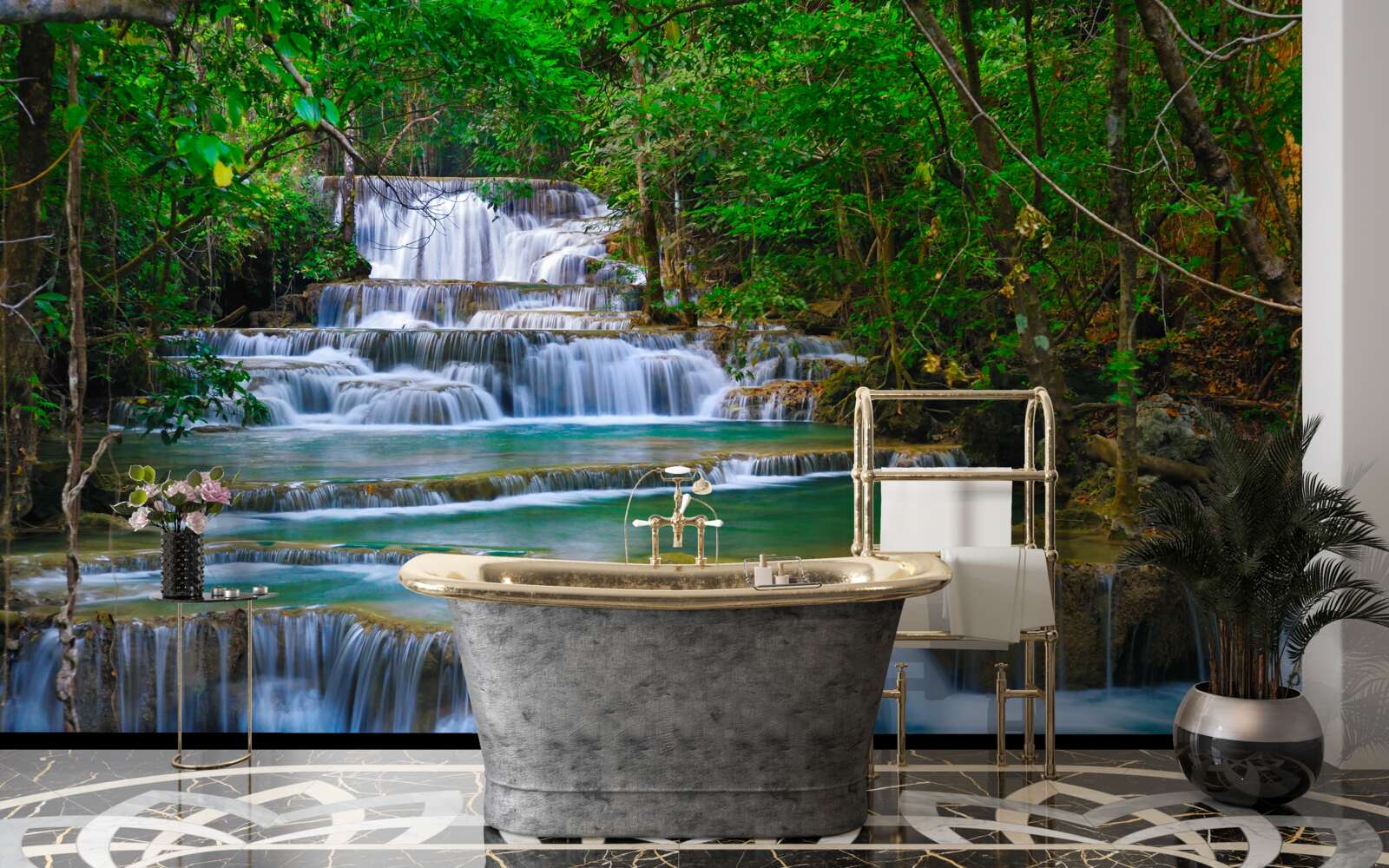 Fotobehang grote waterval met turquoise water dat naar beneden stort