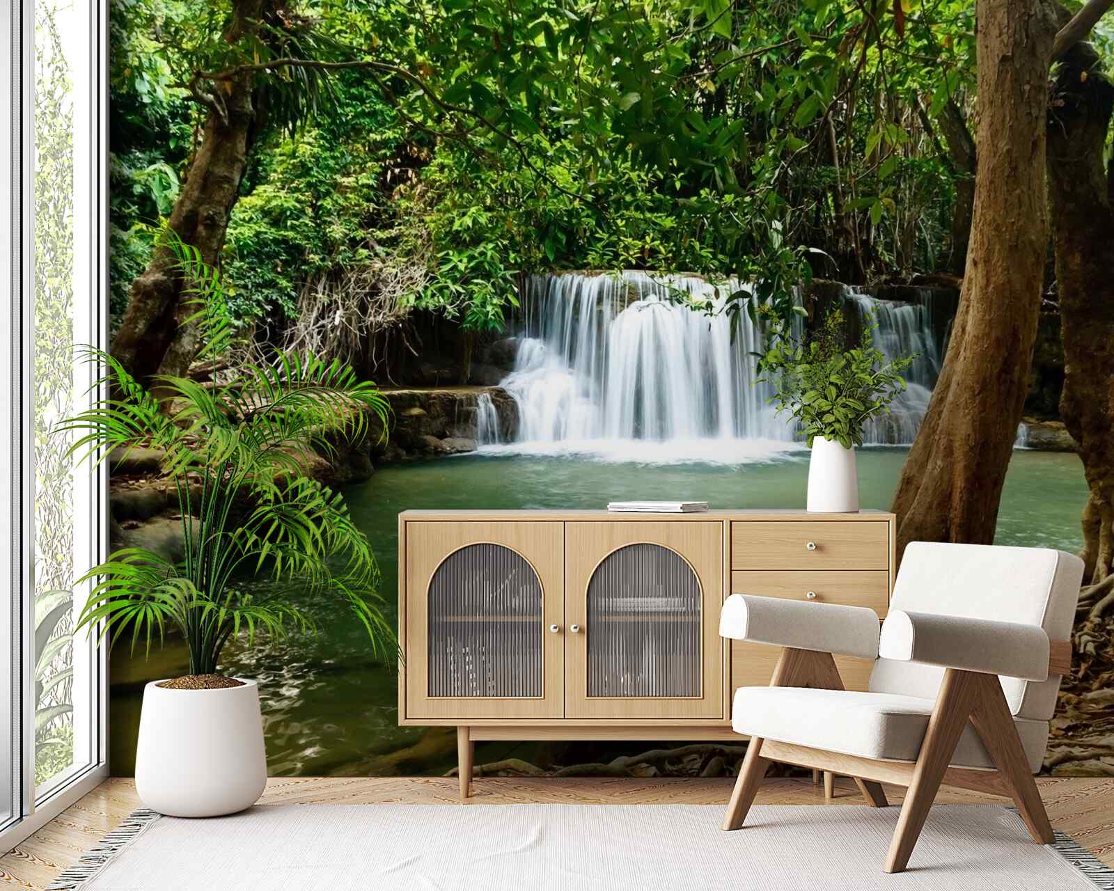 Fotobehang waterval in een eeuwenoud bos