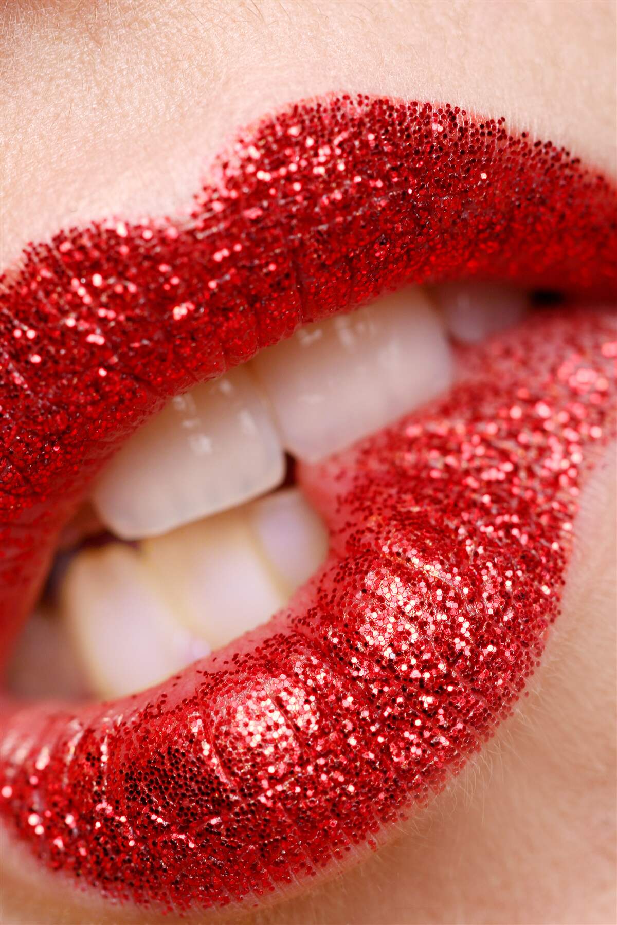 Fotobehang gebeten rode lippen met glitter