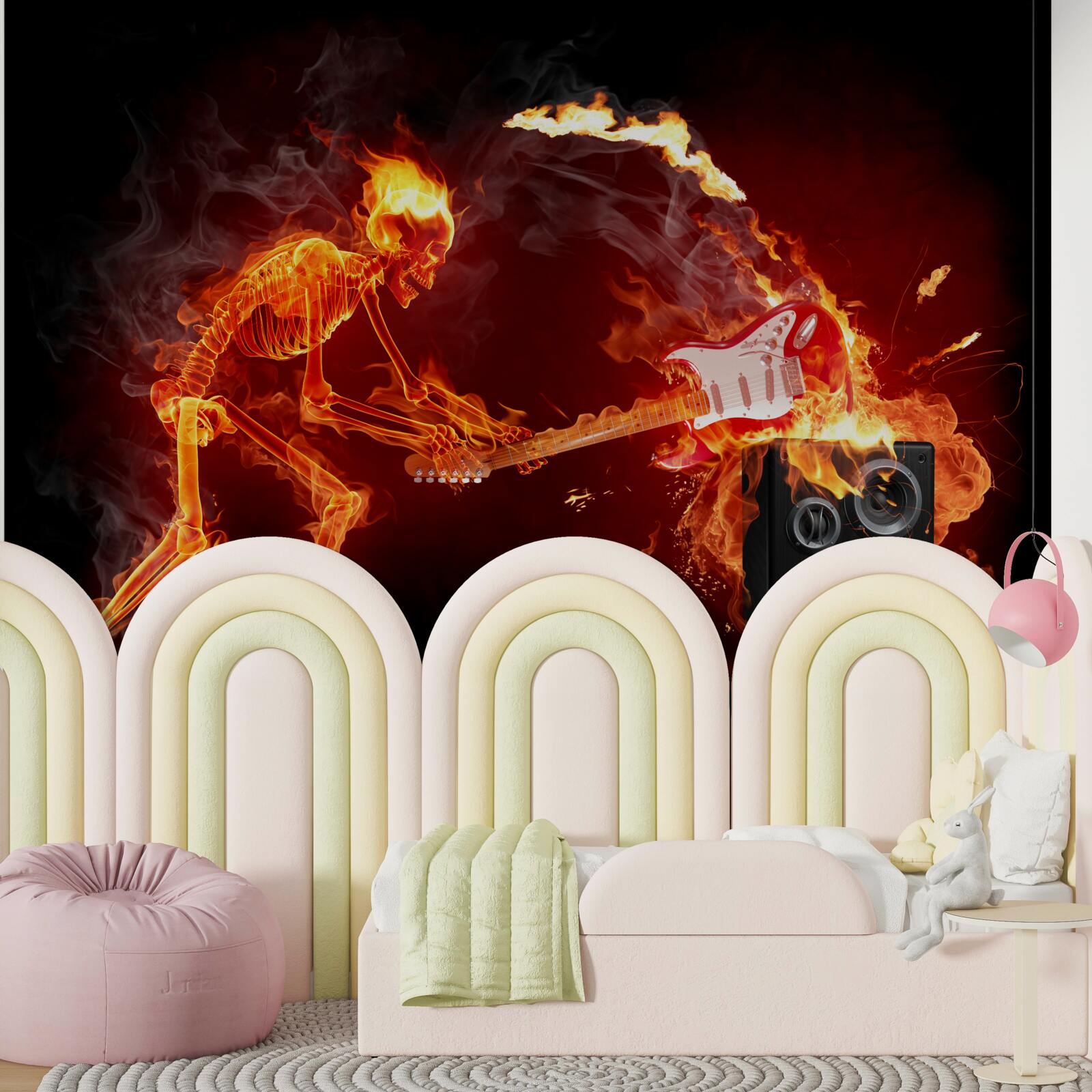 Fotobehang artiest vernielt gitaar op versterker