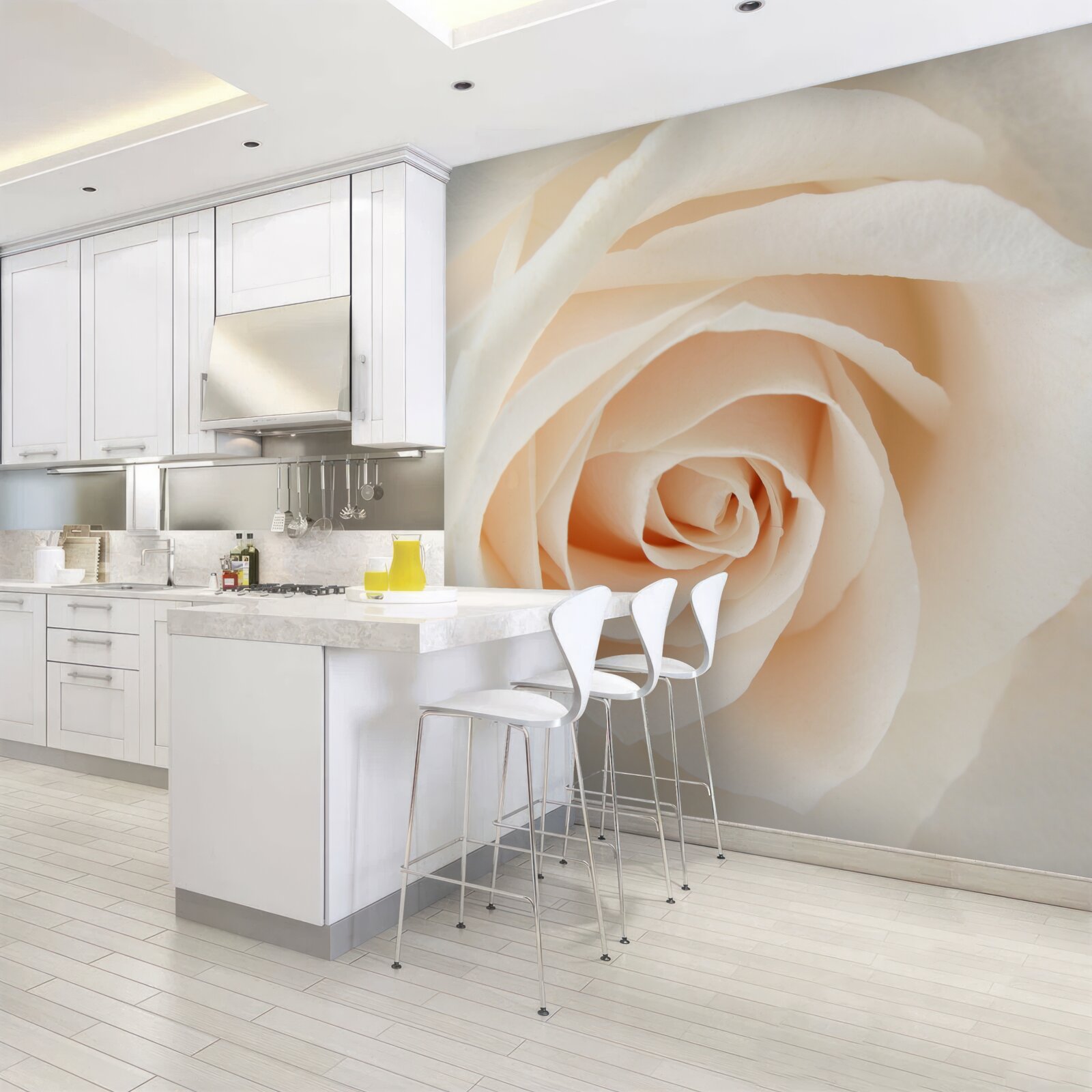 Fotobehang crèmekleurige roos met zachte bloemblaadjes in volle glorie