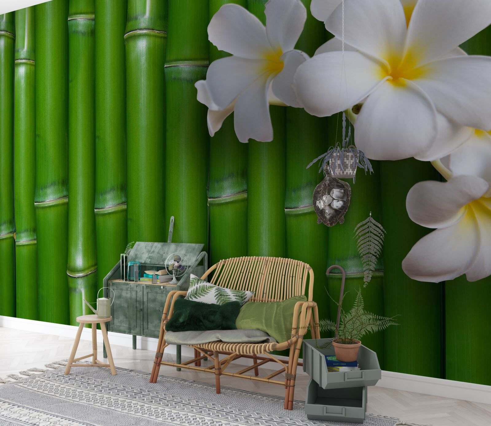 Fotobehang heldere bloemen op hoge groene bamboe