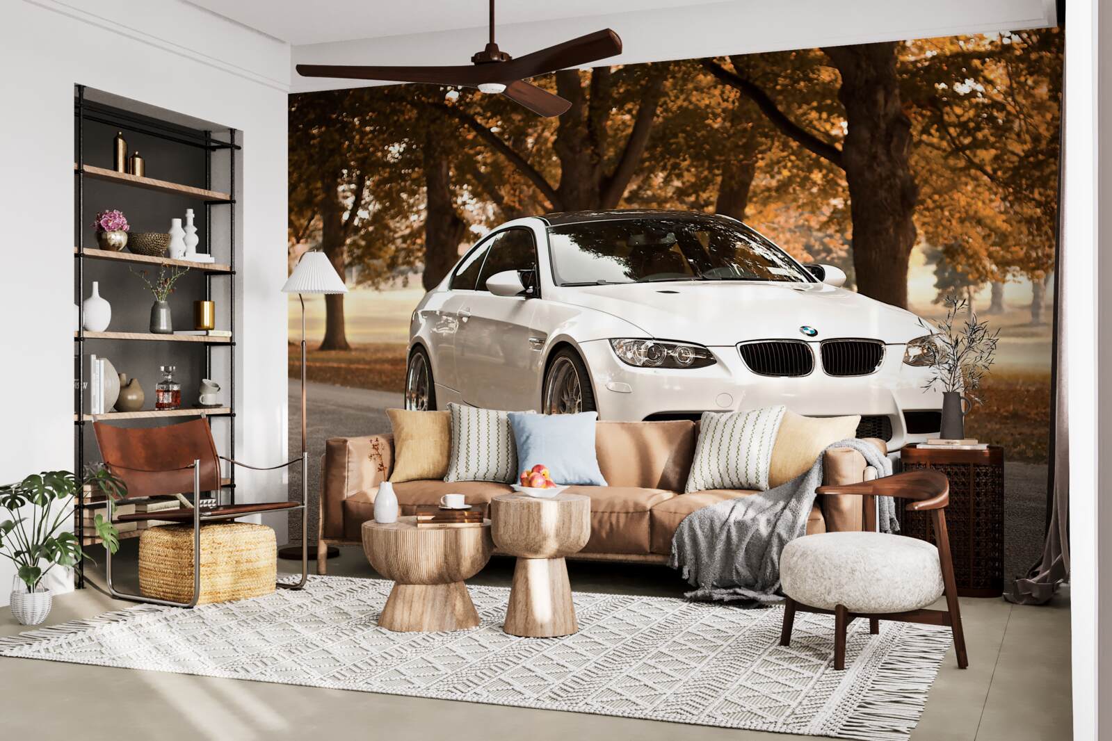 Fotobehang een witte bmw rijdt over de weg in de herfst