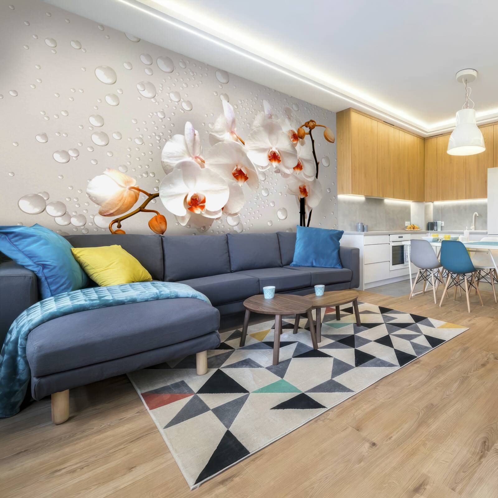 Fotobehang grote regendruppels bedekken witte lotusbloemen