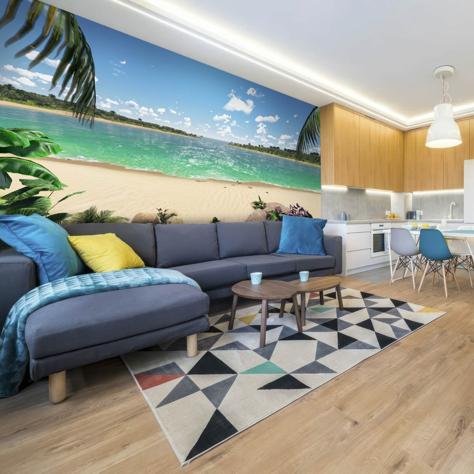 Fotobehang strand met goudkleurig zand voor de turquoise kust