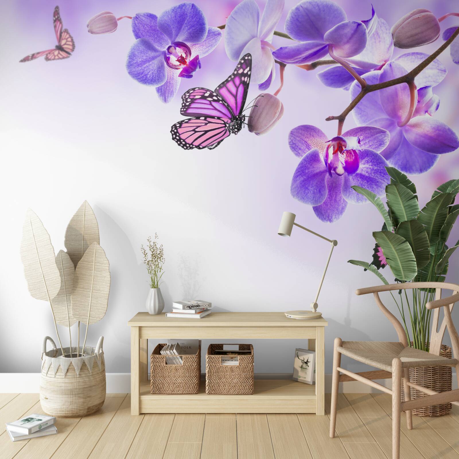 Fotobehang vlinders zweven over orchideeën met violetblauwe bloemblaadjes