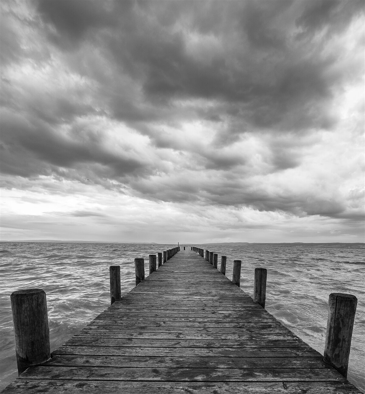 Fotobehang drijvende brug naar zee