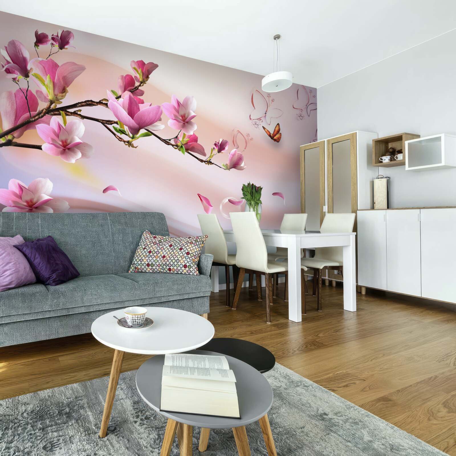 Fotobehang tak met roze bloemen en fladderende vlinders