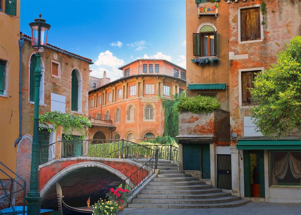Fotobehang beschadigde gebouwen en brugstructuur