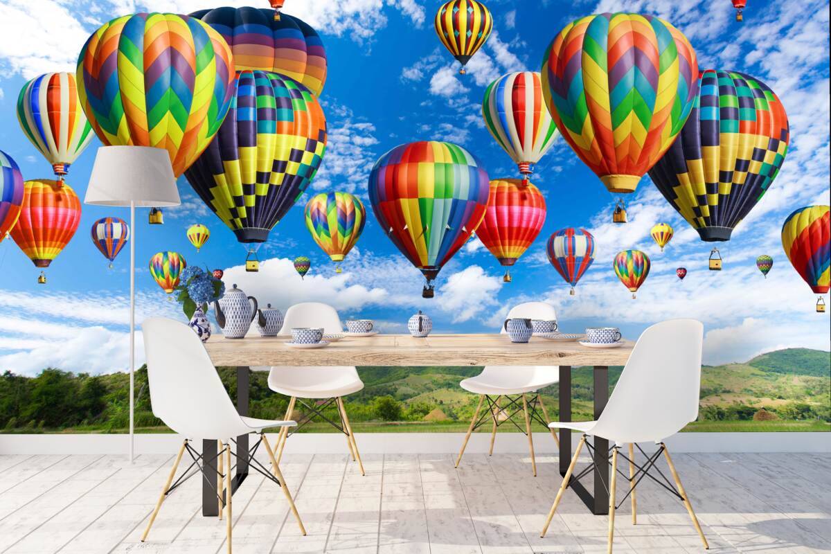 Fotobehang optocht van ballonnen in alle kleuren